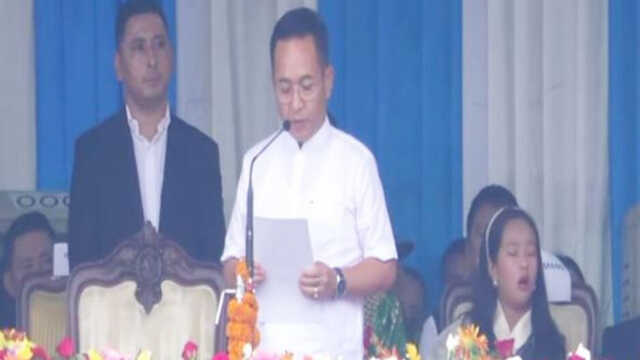 ଶପଥ ନେଲେ ପ୍ରେମ ସିଂହ ତମାଙ୍ଗ, କ୍ରମାଗତ ଦ୍ୱିତୀୟ ଥର ପାଇଁ ହେଲେ ମୁଖ୍ୟମନ୍ତ୍ରୀ
