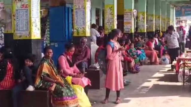 କୋରାପୁଟରେ ଗଡୁନି ଘରୋଇ ବସ୍, ଯାତ୍ରୀ ନାକେଦମ