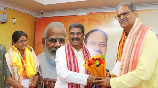 କନକ ବର୍ଦ୍ଧନ ଓ ପ୍ରଭାତୀ ପରିଡ଼ା ଉପ ମୁଖ୍ୟମନ୍ତ୍ରୀ