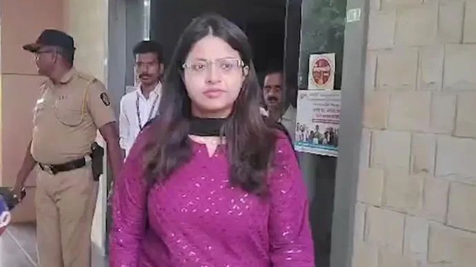 UPSCକୁ ଚ୍ୟାଲେଞ୍ଜ କଲେ ପୂଜା ଖେଡକର