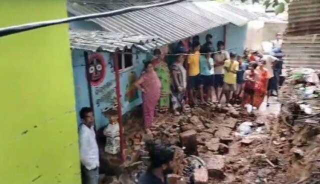 ରାଜଧାନୀରେ ଭୁଶୁଡିଲା ସ୍କୁଲ ପାଚେରୀ