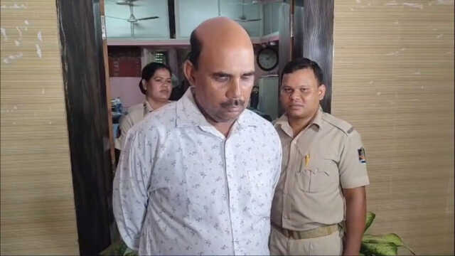 ନକଲି ପୋଲିସ ଅଫିସର ଗିରଫ