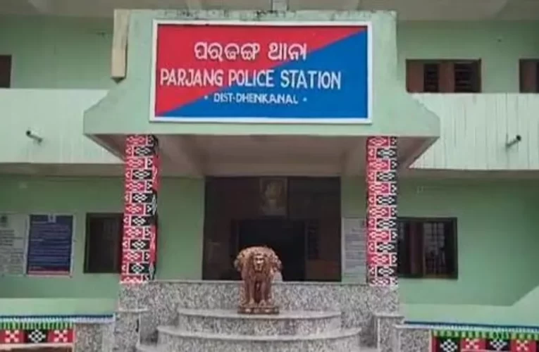 ଢାବା ମାଲିକଙ୍କ ଉପରେ ମାଡ଼ିଗଲା ଟ୍ରକ୍