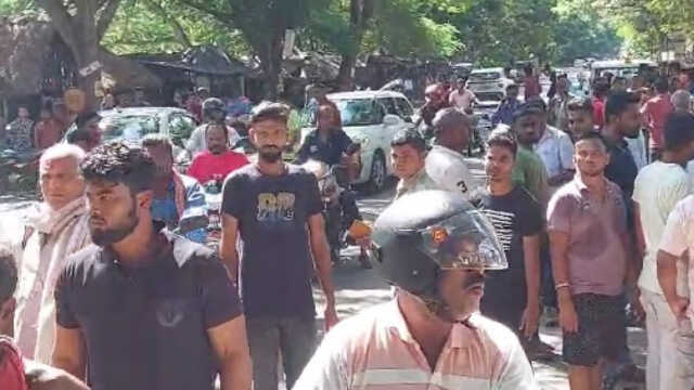 ମହିଳା କନେଷ୍ଟବଳଙ୍କୁ ଚାପି ଦେଲା ଟ୍ରକ୍