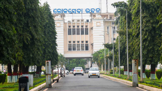ରାଜ୍ୟ କର୍ମଚାରୀଙ୍କ ମହଙ୍ଗା ଭତ୍ତା ୩% ବୃଢ଼ାଇଲେ ସରକାର