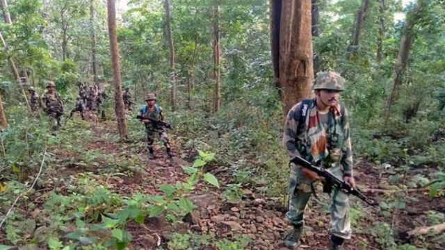 ଏନ୍‌କାଉଣ୍ଟର୍‌ରେ ୪ ନକ୍ସଲ ସଫା