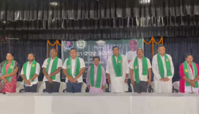 ଗୋପବନ୍ଧୁ ଜୟନ୍ତୀ ଅବସରରେ କଟକ ବିଜେଡି ପକ୍ଷରୁ ସଦସ୍ୟ ସଂଗ୍ରହ ଅଭିଯାନ ଆରମ୍ଭ