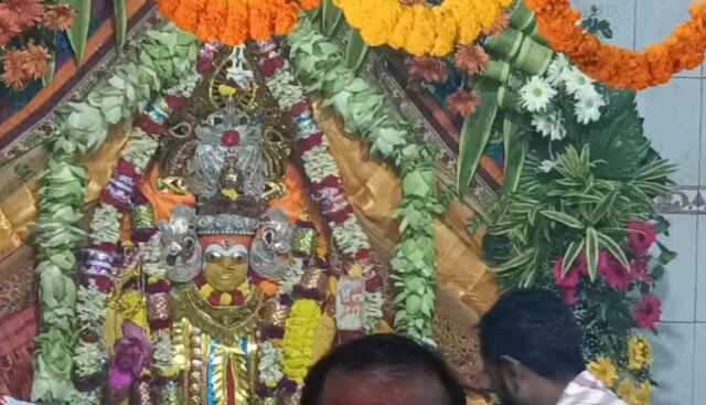 ବେଦମାତା ବେଶରେ ଭକ୍ତଙ୍କୁ ଦର୍ଶନ ଦେଉଛନ୍ତି ଭଦ୍ରକର ଅଧିଷ୍ଠାତ୍ରୀ ମା’ ଭଦ୍ରକାଳୀ