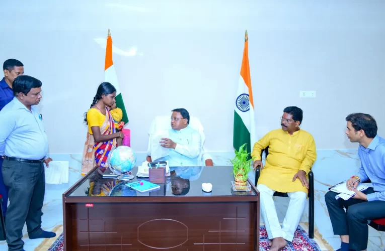 କେନ୍ଦୁଝରରେ ଲୋକଙ୍କ ଅଭିଯୋଗ ଶୁଣିଲେ ମୁଖ୍ୟମନ୍ତ୍ରୀ