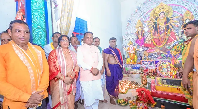 ଦୁର୍ଗା ପୂଜା ମଣ୍ଡପ ବୁଲିଲେ ମୁଖ୍ୟମନ୍ତ୍ରୀ ମୋହନ ମାଝୀ