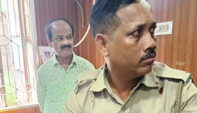 କନଷ୍ଟେବଲଙ୍କୁ ମରଣାନ୍ତକ ଆକ୍ରମଣ; ଖଣ୍ଡା ଚୋଟରେ ଛିଡ଼ିଗଲା ହାତ ପାପୁଲି