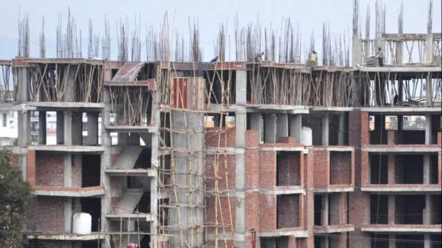 ସରକାରୀ ଜମିରେ ଘର ହୋଇଥିଲେ ଚଢିବ ବୁଲ୍‌ଡୋଜର