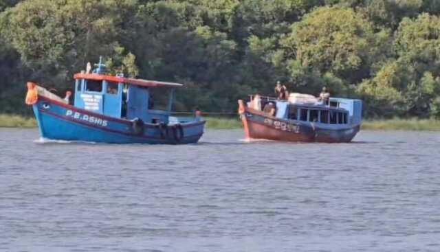 ପର୍ଯ୍ୟଟକଙ୍କୁ ଉଦ୍ଧାର କଲା ବୋଟ୍ ଆମ୍ବୁଲାନ୍ସ ଓ ବନବିଭାଗ ବୋଟ୍
