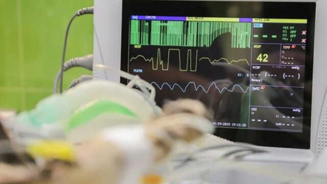 ମହିଳାଙ୍କ ECG କରୁଥିଲେ ସଫେଇ କର୍ମଚାରୀ, ମାଡ଼ି ବସିଲେ ପୂର୍ବତନ କର୍ପୋରେଟର