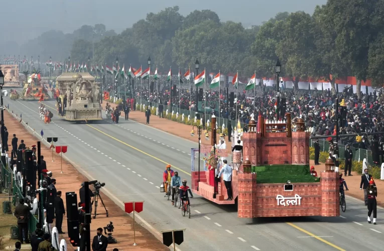 ପ୍ରଜ୍ଞାପନ ମେଢ଼କୁ ନେଇ ବିଜେପି ଉପରେ ବର୍ଷିଲେ କେଜ୍ରିୱାଲ