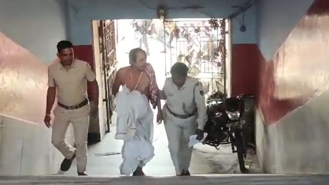 ପାଦୁକ ବଣ୍ଟନକୁ କେନ୍ଦ୍ର କରି ଶ୍ରୀମନ୍ଦିର ଭିତରେ ମାଡପିଟ୍, ବୟସ୍କ ସେବକ ଆହତ