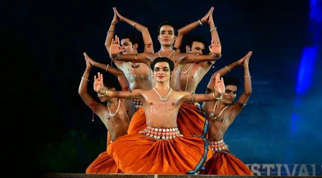 ଉଦଘାଟିତ ହେଲା ବିଶ୍ବ ପ୍ରସିଦ୍ଧ କୋଣାର୍କ ଉତ୍ସବ