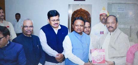 ଓଡ଼ିଶା ଛାଡ଼ିଲେ ବିଦାୟୀ ରାଜ୍ୟପାଳ ରଘୁବର ଦାସ, କହିଲେ- ମହାପ୍ରଭୁଙ୍କ ଭୂମିରେ ୧୪ ମାସ କାମ କରିବାର ସୁଖଦ ଅନୁଭୂତି ରହିଲା