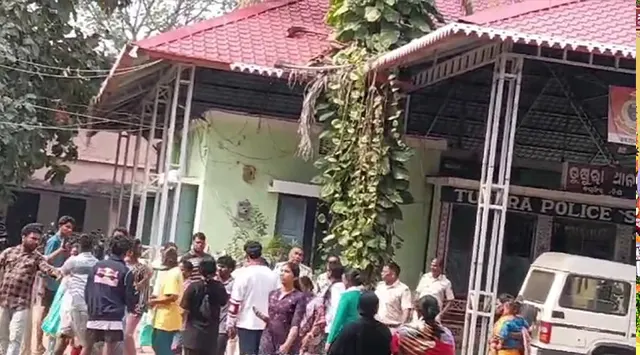 ଥାନାରେ ପୁଲିସ-ଜନତା ମୁହାଁମୁହିଁ