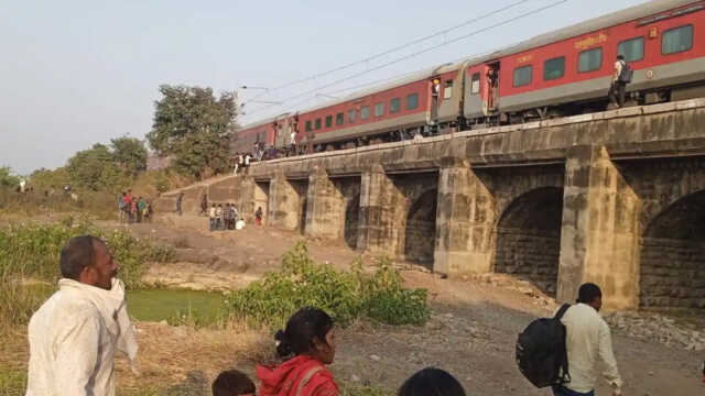 Train 1737555529