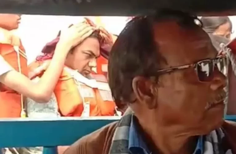 ମଝି ଚିଲିକାରେ ଦୁଇ ପର୍ଯ୍ୟଟକ ଡଙ୍ଗା ମଧ୍ୟରେ ଧକ୍କା, ୨ ଗୁରୁତର