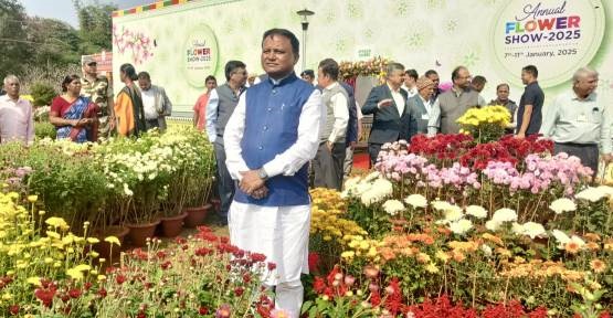 ଦିନେ ବଢିଲା ଏକାମ୍ର କାନନରେ ଆୟୋଜିତ ପୁଷ୍ପ ପ୍ରଦର୍ଶନୀ, ଲୋକଙ୍କ ଉତ୍ସାହକୁ ଦୃଷ୍ଟିରେ ରଖି ନିଷ୍ପତ୍ତି
