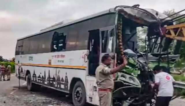 ମହାକୁମ୍ଭ ଯାଉଥିବା କାରକୁ ଧକ୍କା ଦେଲା ବସ, ୮ ଯାତ୍ରୀ ମୃତ