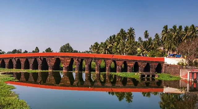 ଅଠର ନଳା ଉପରୁ ଡେଇଁ ଯୁବକ ମୃତ
