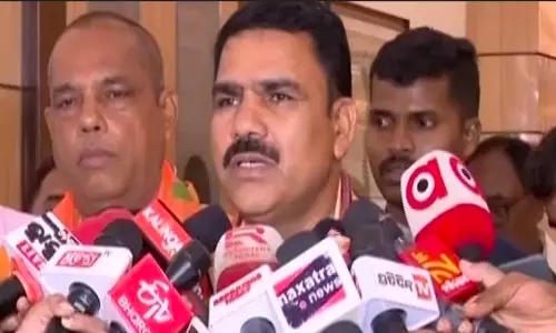 ସ୍କୁଲର ରଙ୍ଗ ବଦଳାଯିବ ନାହିଁ, କେବଳ ବିଜେଡିର ରଙ୍ଗ ହଟାଯିବ: ମନ୍ତ୍ରୀ