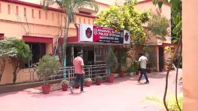 ସିଆରପିଏଫ୍ ଯବାନଙ୍କୁ ଚୁନା, ଆପାର୍ଟମେଣ୍ଟ ଦେବା ନାଁରେ ଠକି ନେଲେ ୨୮ଲକ୍ଷ