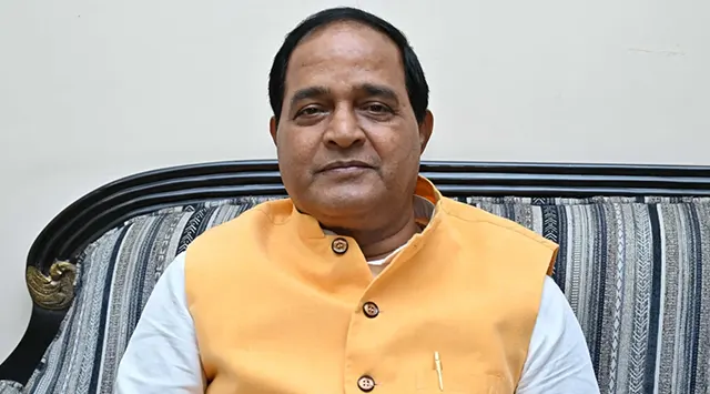 ଯାହାର ମାସିକ ଆୟ ୧୦ ହଜାର ସେମାନେ ରାସନ୍‌କାର୍ଡ ଫେରାନ୍ତୁ