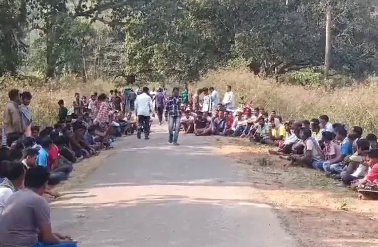 ହତ୍ୟା ପରେ ଯୁବକଙ୍କୁ ରାସ୍ତାରେ ଫିଙ୍ଗି ଦେଇଗଲେ ଦୁର୍ବୃତ୍ତ