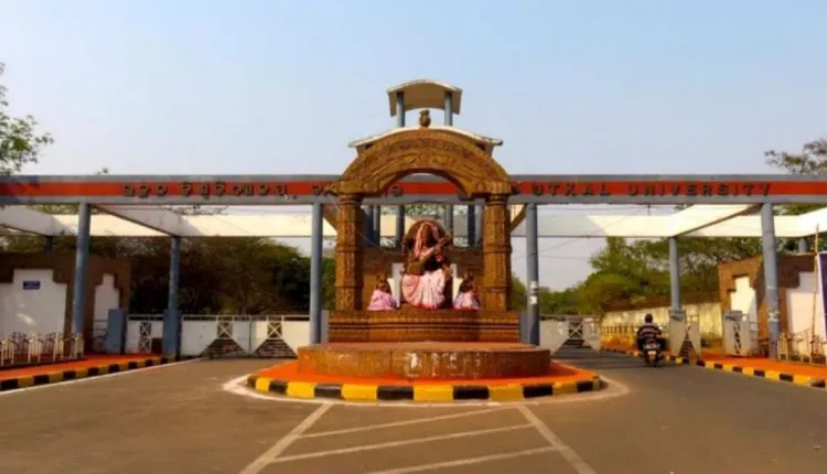 ବିଶ୍ବବିଦ୍ୟାଳୟରେ ଖାଲିପଡିଛି ୧୩୫୩ଟି ଶିକ୍ଷକ ପଦବୀ