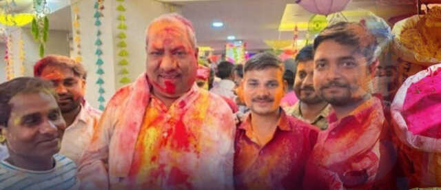 ‘ଯେଉଁମାନଙ୍କୁ ରଙ୍ଗ ଭଲ ଲାଗେନି, ସେମାନେ ଘର ନୁହେଁ ଦେଶ ଛାଡ଼ି ଚାଲି ଯାଆନ୍ତୁ’