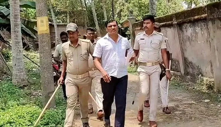 ବେଆଇନ ସେବାଶ୍ରମ ଉପରେ ପୋଲିସର ଚଢ଼ାଉ