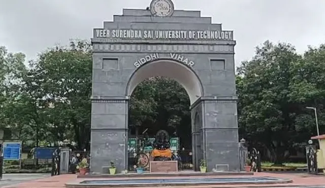 ଭିସୁଟର ୧୦୦ ଛାତ୍ରଙ୍କ ବିରୋଧରେ କାର୍ଯ୍ୟାନୁଷ୍ଠାନ; ୫ ଛାତ୍ରୀଙ୍କୁ ହଷ୍ଟେଲ ଛାଡ଼ିବାକୁ ନିର୍ଦ୍ଦେଶ