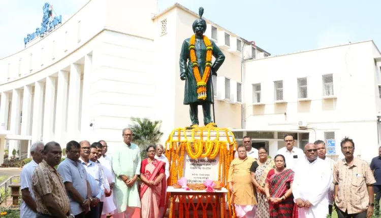 ବିଧାନସଭା ପରିସରରେ ପାରଳା ମହାରାଜା କୃଷ୍ଣଚନ୍ଦ୍ର ଗଜପତିଙ୍କ ଜୟନ୍ତୀ ପାଳିତ