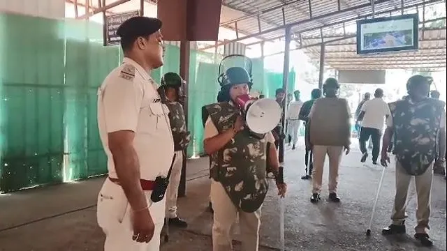 ଭୁବନେଶ୍ୱର ରେଲୱେ ଷ୍ଟେସନରେ ଫ୍ଲାଗ ମାର୍ଚ୍ଚ, ଲୋକଙ୍କ ପାଇଁ ସତର୍କ ଜାରି କରିଛନ୍ତି ସରକାର