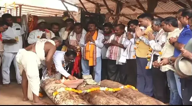 ବିଶ୍ବ ପ୍ରସିଦ୍ଧ ରଥଯାତ୍ରା ପାଇଁ ଖପୁରିଆରେ ରଥକାଠ ଚିରଟ ଆରମ୍ଭ