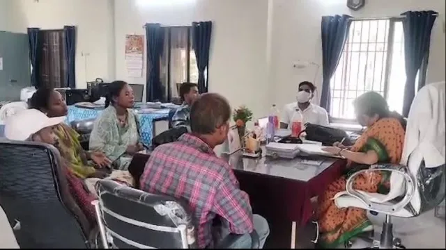 ଝାଡୁ ମରାକୁ ନେଇ ଛାତ୍ରଙ୍କୁ ଆକ୍ରମଣ, ଅଭିଯୋଗ ପରେ ବୈଠକ କଲେ ପ୍ରଧାନଶିକ୍ଷକ