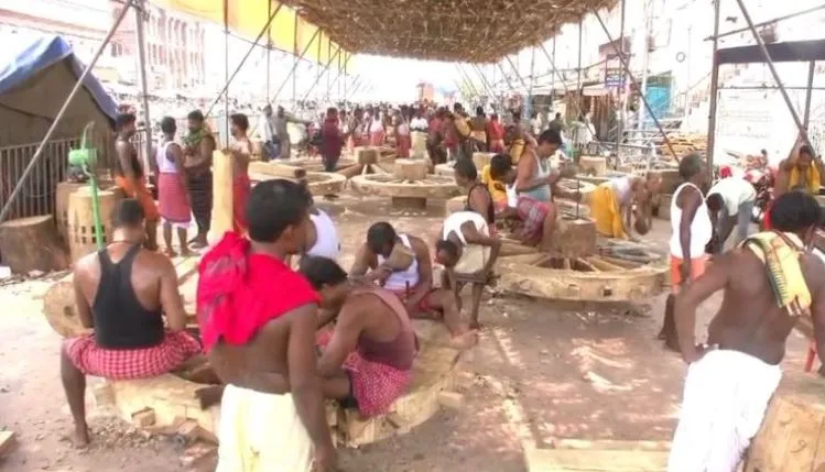 ରଥଖଳା ଚଳଚଞ୍ଚଳ, ପ୍ରତି ରଥର ନାହାକା ଅଖ କାମ ଆରମ୍ଭ