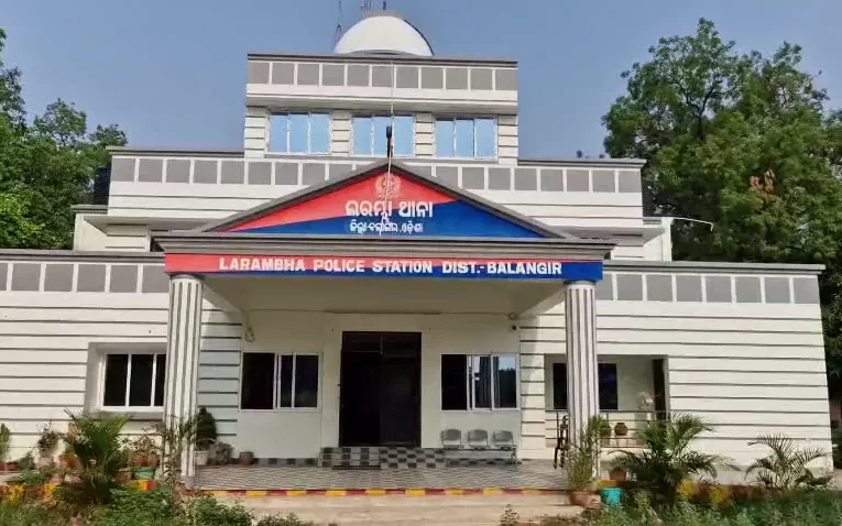 ଗଛରୁ CRPF ଯବାନଙ୍କ ମୃତଦେହ ଉଦ୍ଧାର, ହତ୍ୟା ଅଭିଯୋଗ ଆଣିଲେ ପରିବାର ଲୋକ