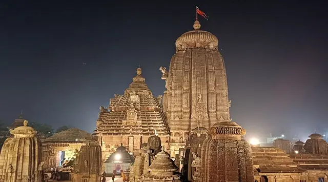 ଲିଙ୍ଗରାଜ ମନ୍ଦିରରେ ପଶିଲେ ଅଣହିନ୍ଦୁ, ସ୍ୱତନ୍ତ୍ର ନୀତିରେ ହେଲା ମନ୍ଦିର ଶୁଦ୍ଧୀକରଣ