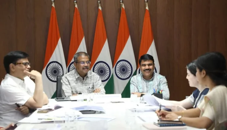 ଡ୍ରପ୍ ଆଉଟ୍ ହାର ରୋକିବା ପାଇଁ ଓଡ଼ିଶାର ଘରକୁ ଘର ବୁଲି ସର୍ବେକ୍ଷଣ ଦେଶ ପାଇଁ ଉଦାହରଣ: କେନ୍ଦ୍ର ଶିକ୍ଷାମନ୍ତ୍ରୀ