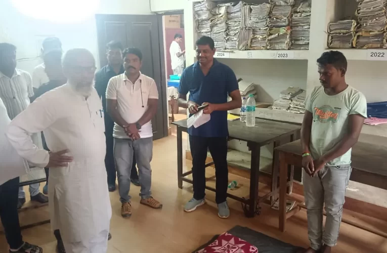 ଯୁବକଙ୍କୁ ହାତ-ଗୋଡ଼ରେ ବେଡ଼ି ପକାଇବା ମାମଲା: ଭୋଗରାଇ ଆଇଆଇସି ନିଲମ୍ବିତ
