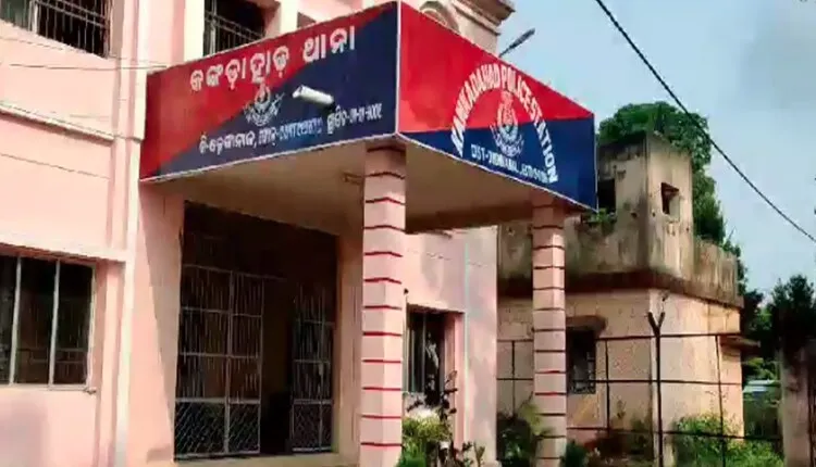 ୭ ମାସର ଶିଶୁକନ୍ୟାକୁ କଚାଡି ମାରିଲା ନୃଶଂସ ବାପା