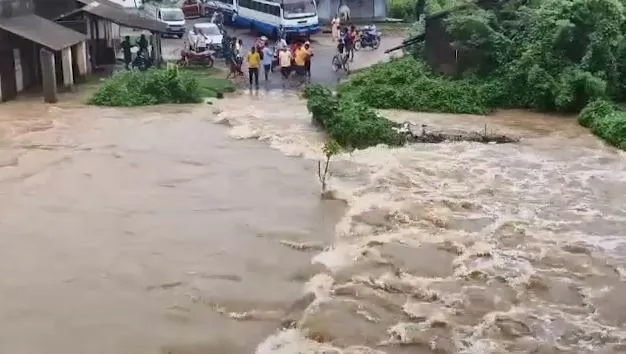 ବନ୍ୟା ସ୍ଥିତି ସମୀକ୍ଷା କଲେ ଉନ୍ନୟନ କମିଶନର ଅନୁ ଗର୍ଗ