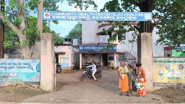 ବରଯାତ୍ରୀଙ୍କ ଉପରେ ପଡିଲା ବିରାଟ ଆମ୍ବ ଗଛ, ଜଣେ ମୃତ ୩ ଗୁରୁତର