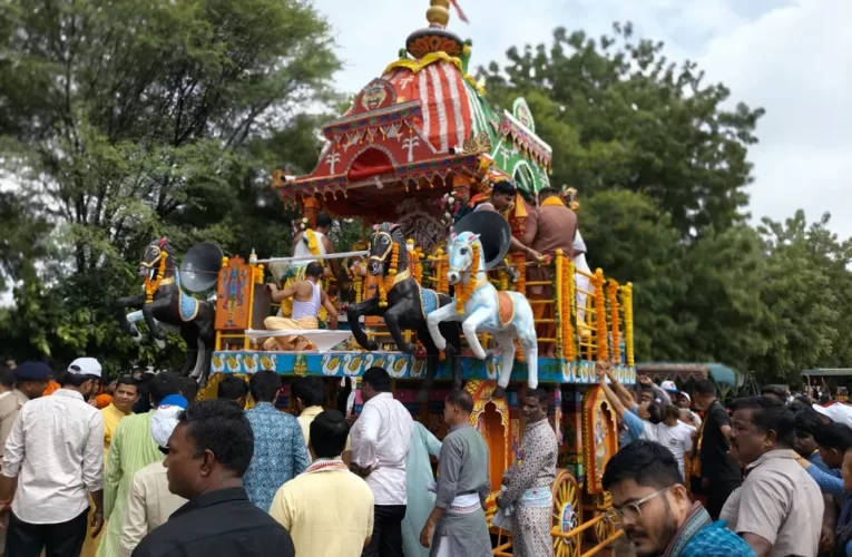 ଗାନ୍ଧୀନଗର ଅଦାଲଜ ଜଗନ୍ନାଥ ମନ୍ଦିରରୁ ମହାପ୍ରଭୁଙ୍କ ରଥ ଆନନ୍ଦରେ ଟାଣିଲେ ଶ୍ରଦ୍ଧାଳୁ
