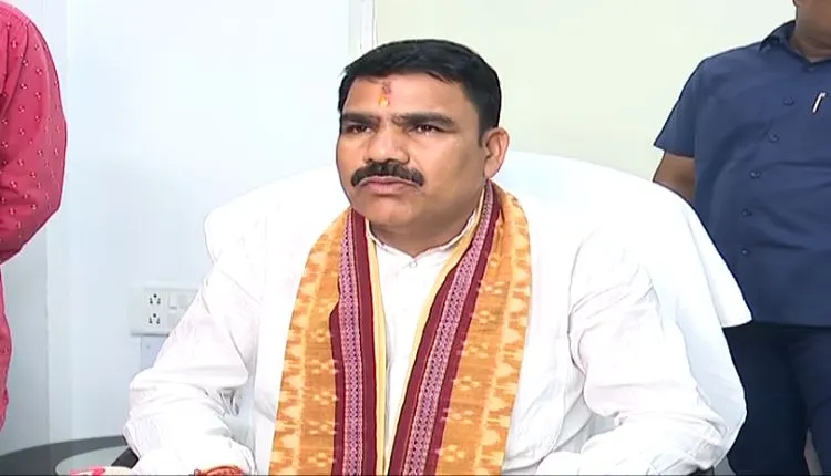ଆଗକୁ ସ୍କୁଲରେ ଆଡ଼ମିଶନ ପାଇଁ ଆଧାର କାର୍ଡ ନିହାତି ଆବଶ୍ୟକ: ମନ୍ତ୍ରୀ